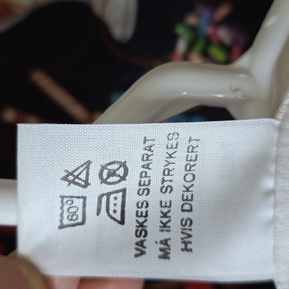 Rare Vintage UB40 Graphic T-Shirt with Colorful Pop Art Design - Picture 5 of 5